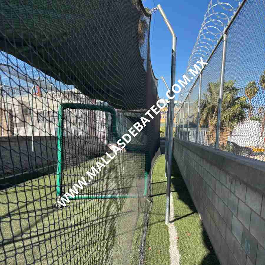 Nueva instalación de malla de bateo en jaula